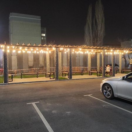 Prestigious Apartment In บิชเคก ภายนอก รูปภาพ